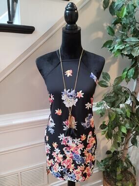 Express Halter Top Women's SZ SP Black Floral Sleeveless Criss-Cross Back Strap
